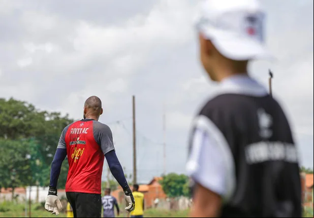 Bruno Fuso e o filho caçula, Yan, que também é goleiro