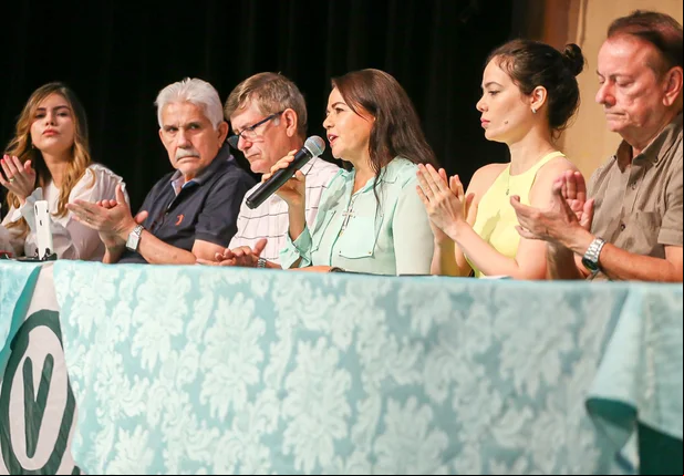 Coletiva da deputada Teresa Britto