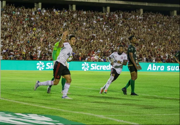 Flamengo bate o Altos por 2 a 1 no Albertão