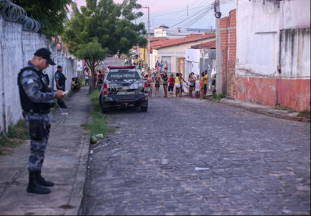 Jovem de 25 anos é executado a tiros no Frei Damião
