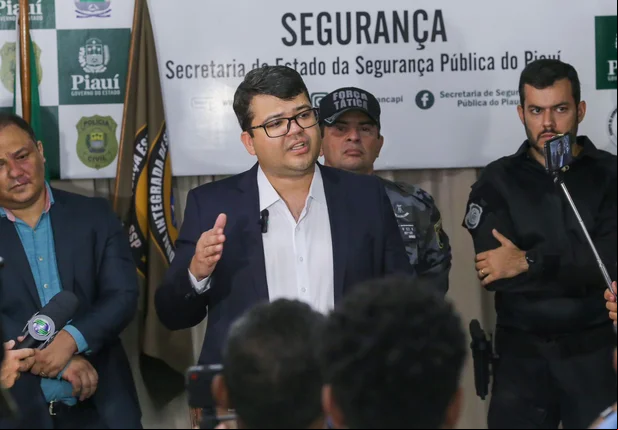 Secretário Chico Lucas realiza coletiva na sede da SSP-PI