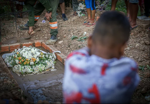 Zagueiro Índio é enterrado em Teresina Piauí