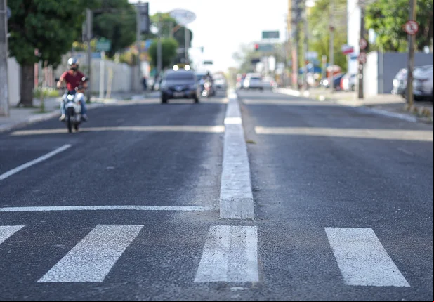 Canteiro central na avenida Homero Castelo Branco em Teresina
