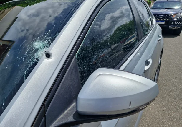 Criminosos atiram contra carro de ex-detento em Teresina