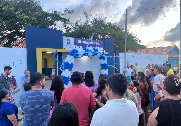 Prefeita Maninha inaugura creche de tempo integral de Luís Correia