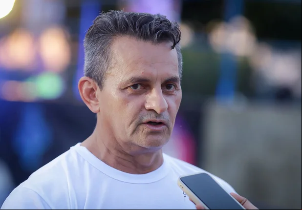 Professor Demóstenes Promove "Ginástica na Praça" no Parentão