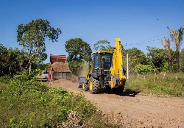 Prefeitura de José de Freitas recupera mais de 46 km de estradas na zo