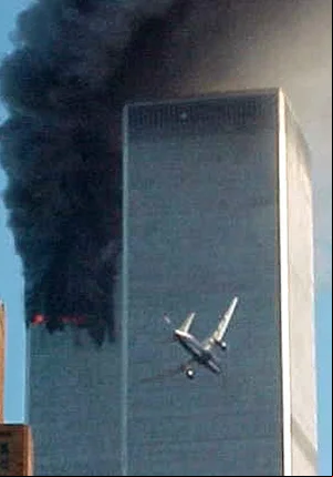 Um dos aviões se dirige para as Torres Gêmeas em 11 de set